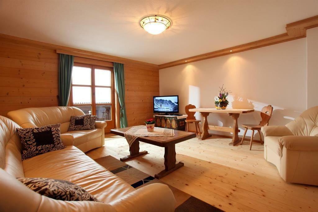 Haus Waldhof Apartment Brixen im Thale Ngoại thất bức ảnh
